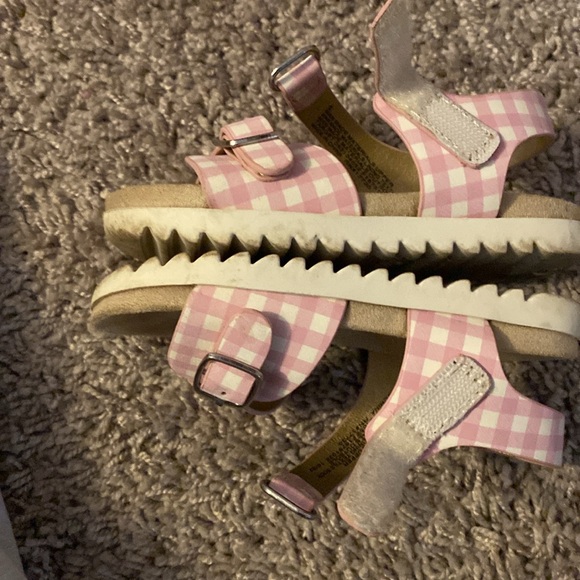 Cat & Jack summer sandal for toddler. Size 6. Pink and white checker. - Picture 3 of 4